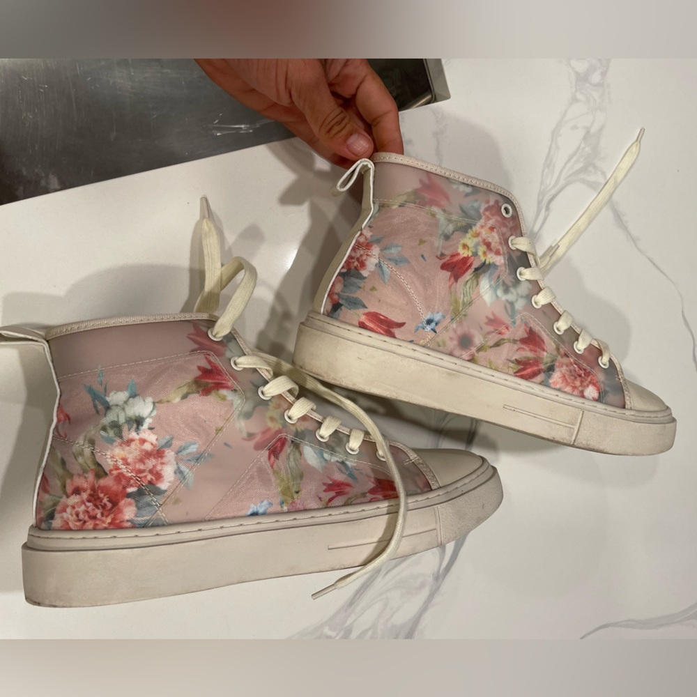 Fun high tops - Picture 2 of 5